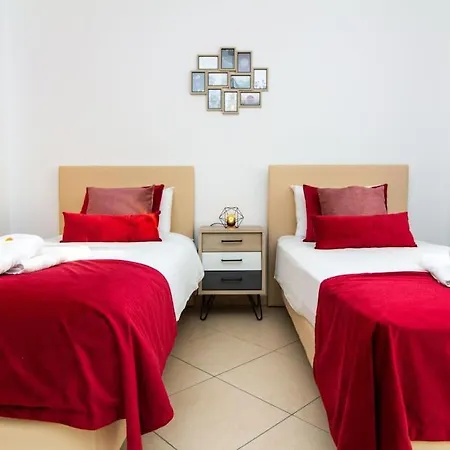 Villa Magnolia Ab House - Pool View & Privat Garden & Garage *